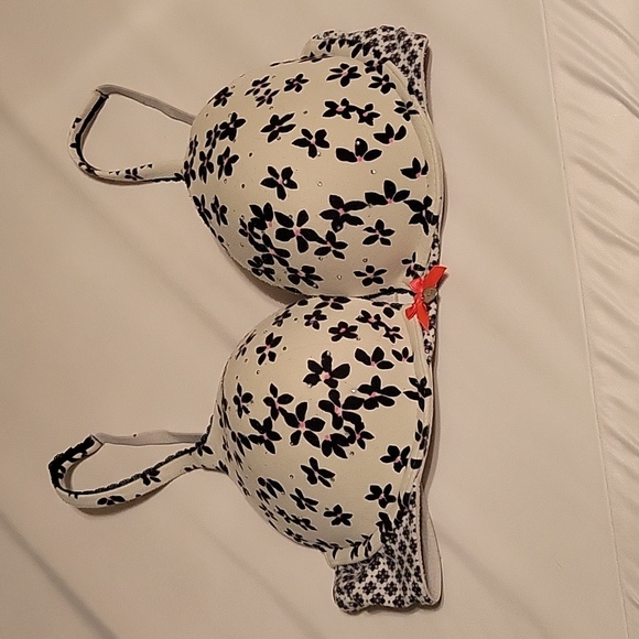 Victoria's Secret Other - Victoria Secret Push Up size 34C brand new never worn